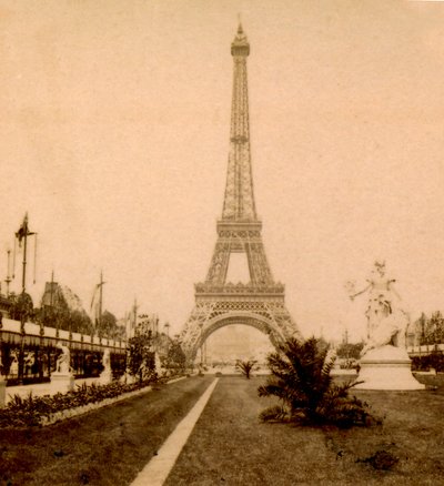 Vista della Torre Eiffel e del Palais du Trocadéro dal Jardin du Champ de Mars, Parigi, Francia. 1889 da Unknown